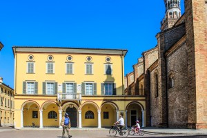 Photo by Artur Dancs