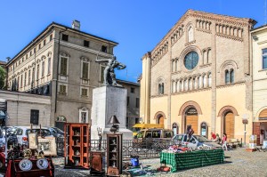 Photo by Artur Dancs