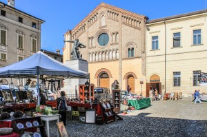 Photo by Artur Dancs