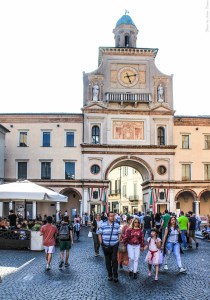 Photo by Artur Dancs