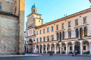 Photo by Artur Dancs