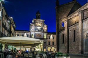 Photo by Artur Dancs