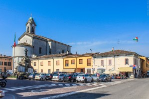 Photo by Artur Dancs