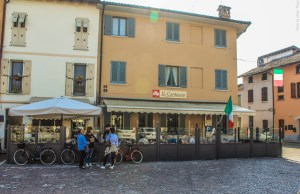 Photo by Artur Dancs