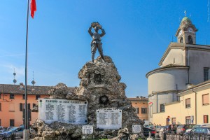 Photo by Artur Dancs