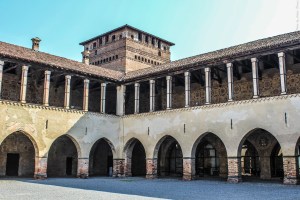 Photo by Artur Dancs