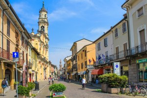 Photo by Artur Dancs