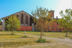 Photo by Artur Dancs