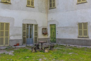 Photo by Artur Dancs