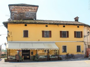 Photo by Artur Dancs