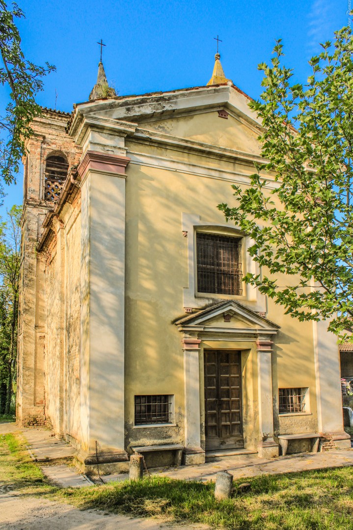 Photo by Artur Dancs