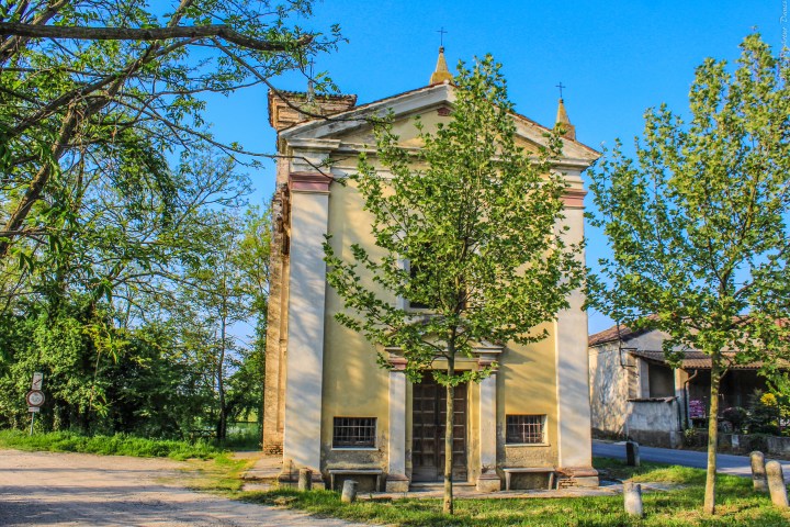 Photo by Artur Dancs