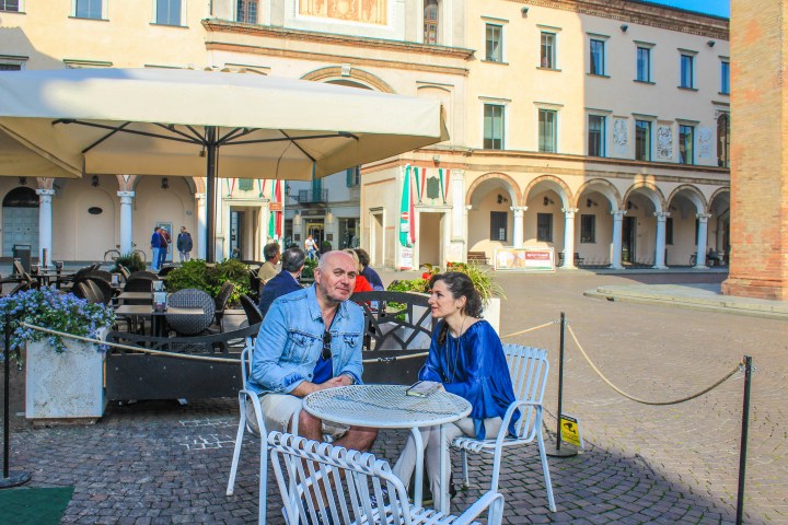 Photo by Artur Dancs