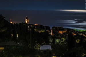 Photo by Artur Dancs