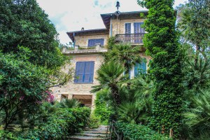 Photo by Artur Dancs