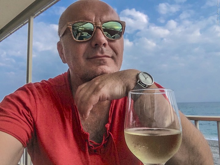 Photo by Artur Dancs