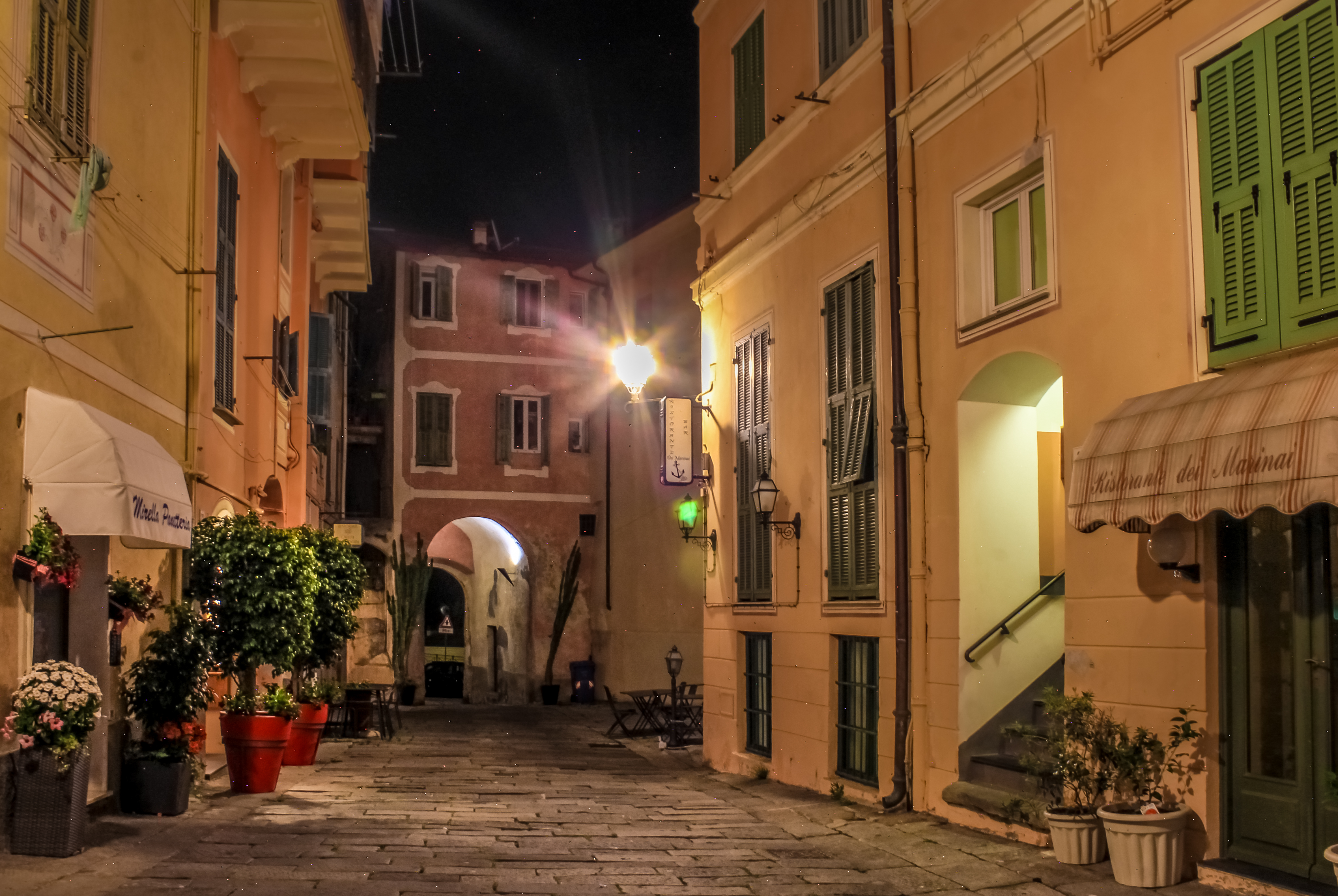 Photo by Artur Dancs